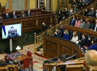 Ζελένσκι στην ισπανική Βουλή: Μαριούπολη όπως Γκουέρνικα