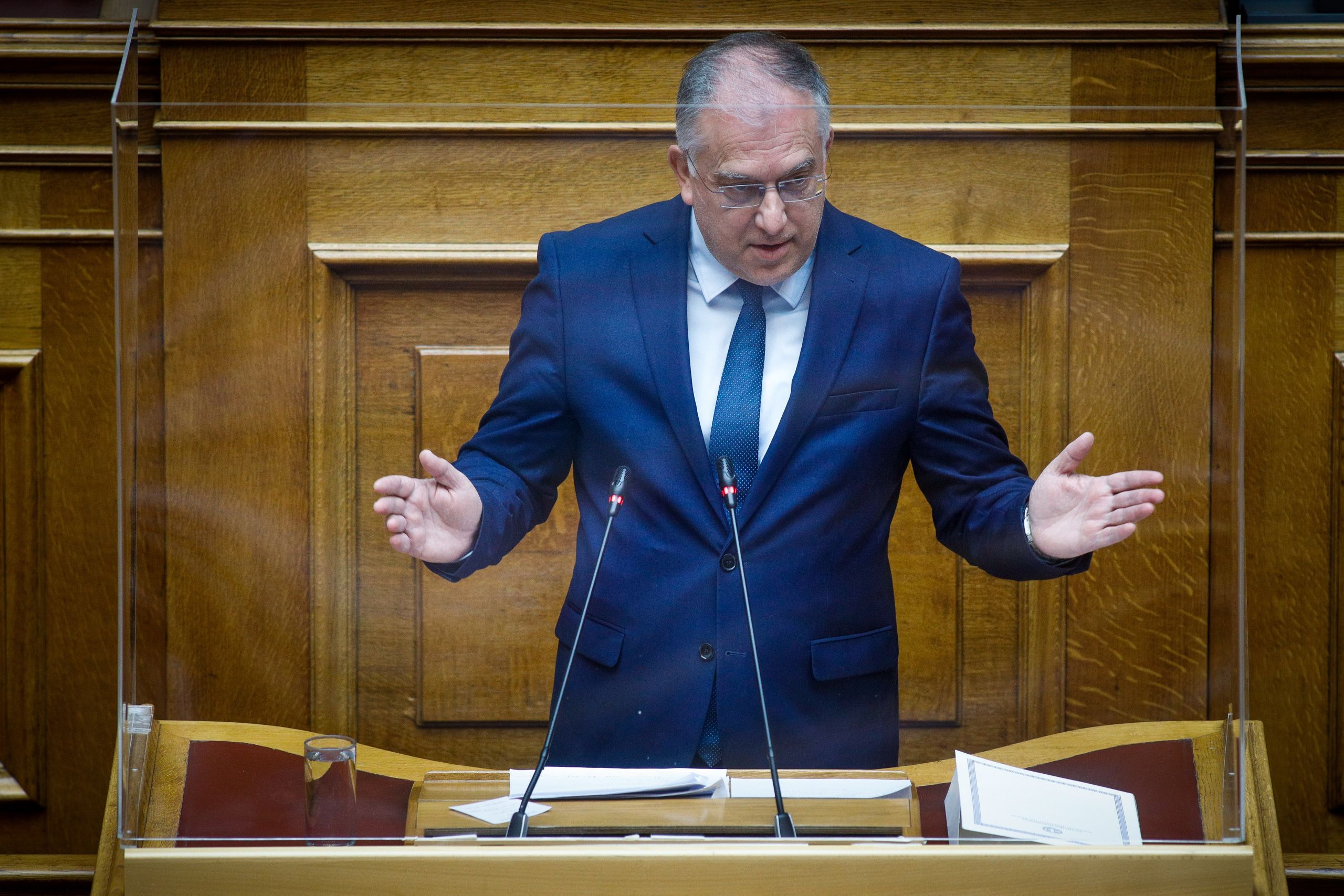 Τάκης Θεοδωρικάκος: Βρέθηκε θετικός στον κορωνοϊό