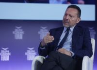 Στουρνάρας: Ο πόλεμος στην Ουκρανία συμβάλλει στην αύξηση του πληθωρισμού