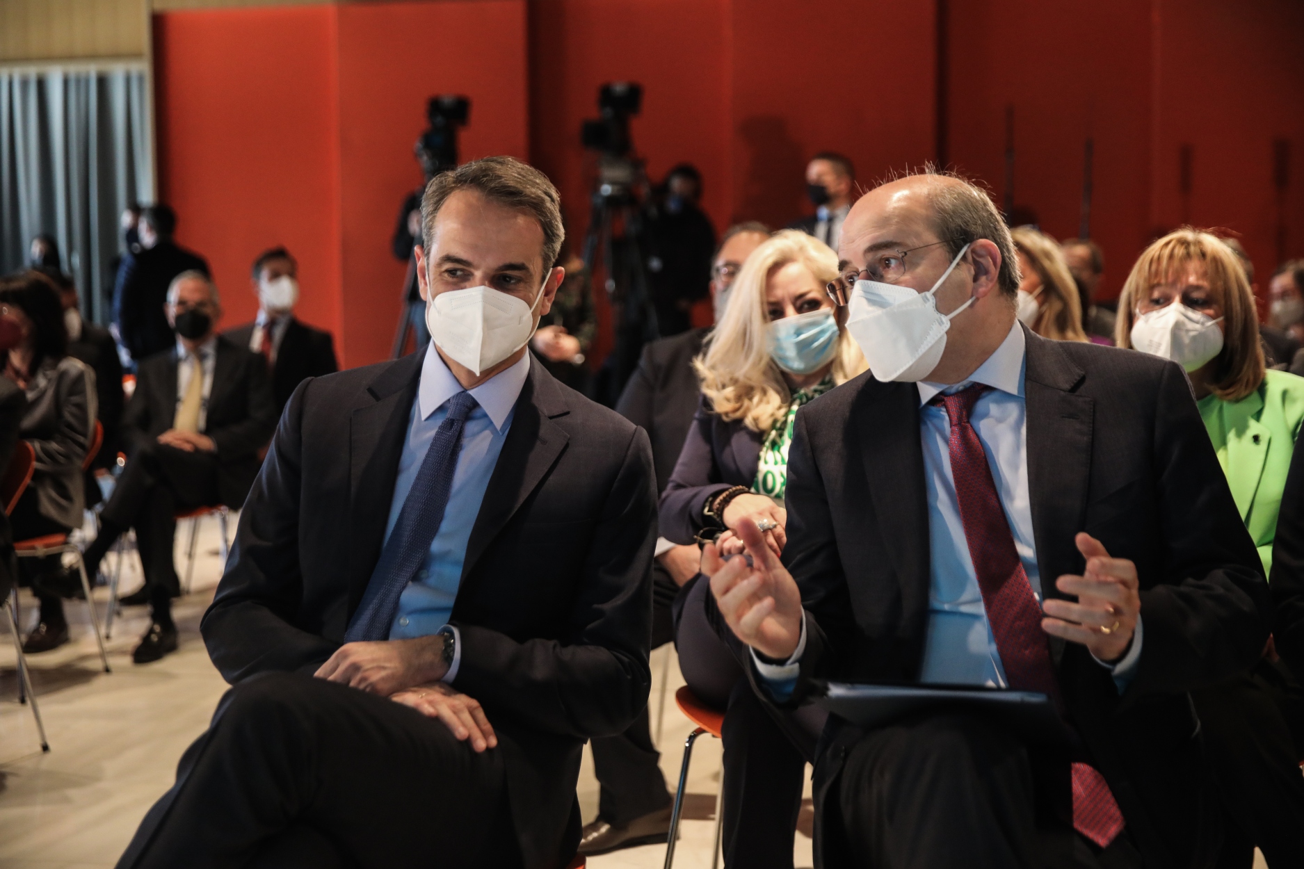 Συνάντηση Μητσοτάκη Χατζηδάκη: Θα συζητήσουν σήμερα για τον κατώτατο μισθό