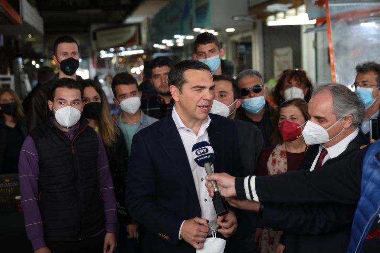 Τσίπρας για κατώτατο μισθό: Δεν φθάνει ούτε για τους λογαριασμούς του ρεύματος