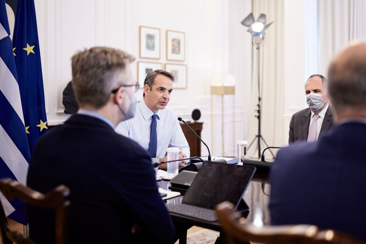 Μητσοτάκης σε υπουργούς: Μπορώ να σας απαλλάξω για να ασχοληθείτε με τις περιφέρειές σας