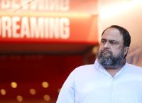 Βαγγέλης Μαρινάκης: Το αντιπολεμικό μήνυμά του μετά το Ολυμπιακός – Σαχτάρ Ντόνετσκ Βαγγέλης Μαρινάκης: Το αντιπολεμικό μήνυμά του μετά το Ολυμπιακός – Σαχτάρ Ντόνετσκ