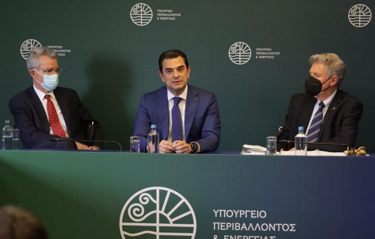 Συνάντηση Σκρέκα με τον Τζέφρι Πάιατ: Επί τάπητος η ενεργειακή επάρκεια της χώρας