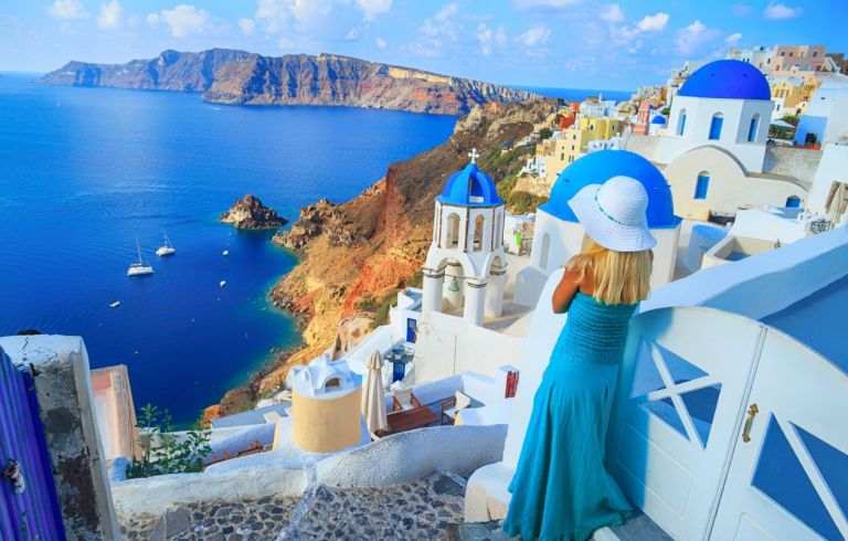 Greece lifts Covid restrictions for summer tourism season