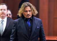 Συνεχίζεται η δίκη του Τζόνι Ντεπ: «Δεν έχω χτυπήσει ποτέ καμία γυναίκα στη ζωή μου»