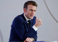 Τη… στροφή του προς στα Αριστερά έβαλε πλώρη ο Εμανουέλ Μακρόν