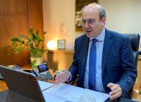 Χατζηδάκης: Θετικός στον κορωνοϊό ο υπουργός Εργασίας Χατζηδάκης: Θετικός στον κορωνοϊό ο υπουργός Εργασίας