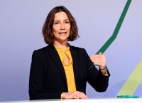 Ζήτησε συγγνώμη για τις διακοπές της μετά τις πλημμύρες του 2021, αλλά δεν παραιτήθηκε η Άννε Σπίγκελ