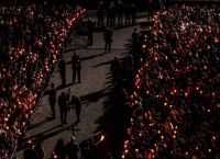 Θρησκευτική Κατάνυξη στη Ρώμη – Ουκρανή και Ρωσίδα σήκωσαν μαζί τον Σταυρό Θρησκευτική Κατάνυξη στη Ρώμη – Ουκρανή και Ρωσίδα σήκωσαν μαζί τον Σταυρό