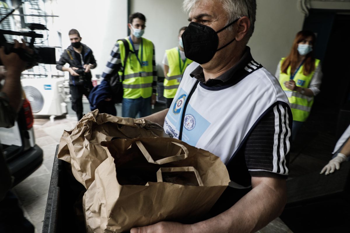 Δήμος Αθηναίων: Πασχαλινά γεύματα σε οικογένειες και πασχαλινά δώρα στα παιδιά