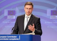 Ντομπρόβσκις: Στην επιβολή έξυπνων κυρώσεων στο πετρέλαιο που εισάγει από τη Ρωσία προχωρά η Ευρωπαϊκή Ένωση