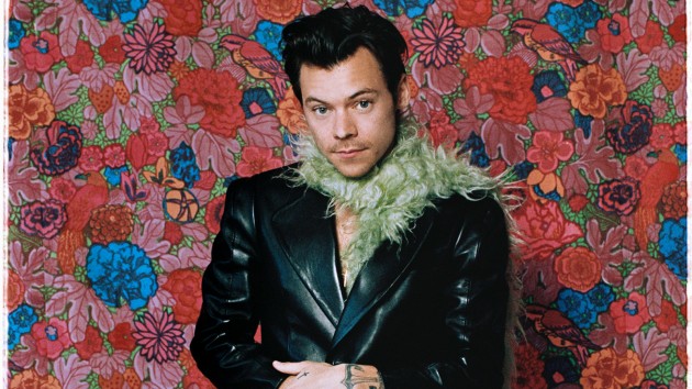 Harry Styles: «Η Shania Twain μου έμαθε ότι οι άντρες είναι σκουπίδια»