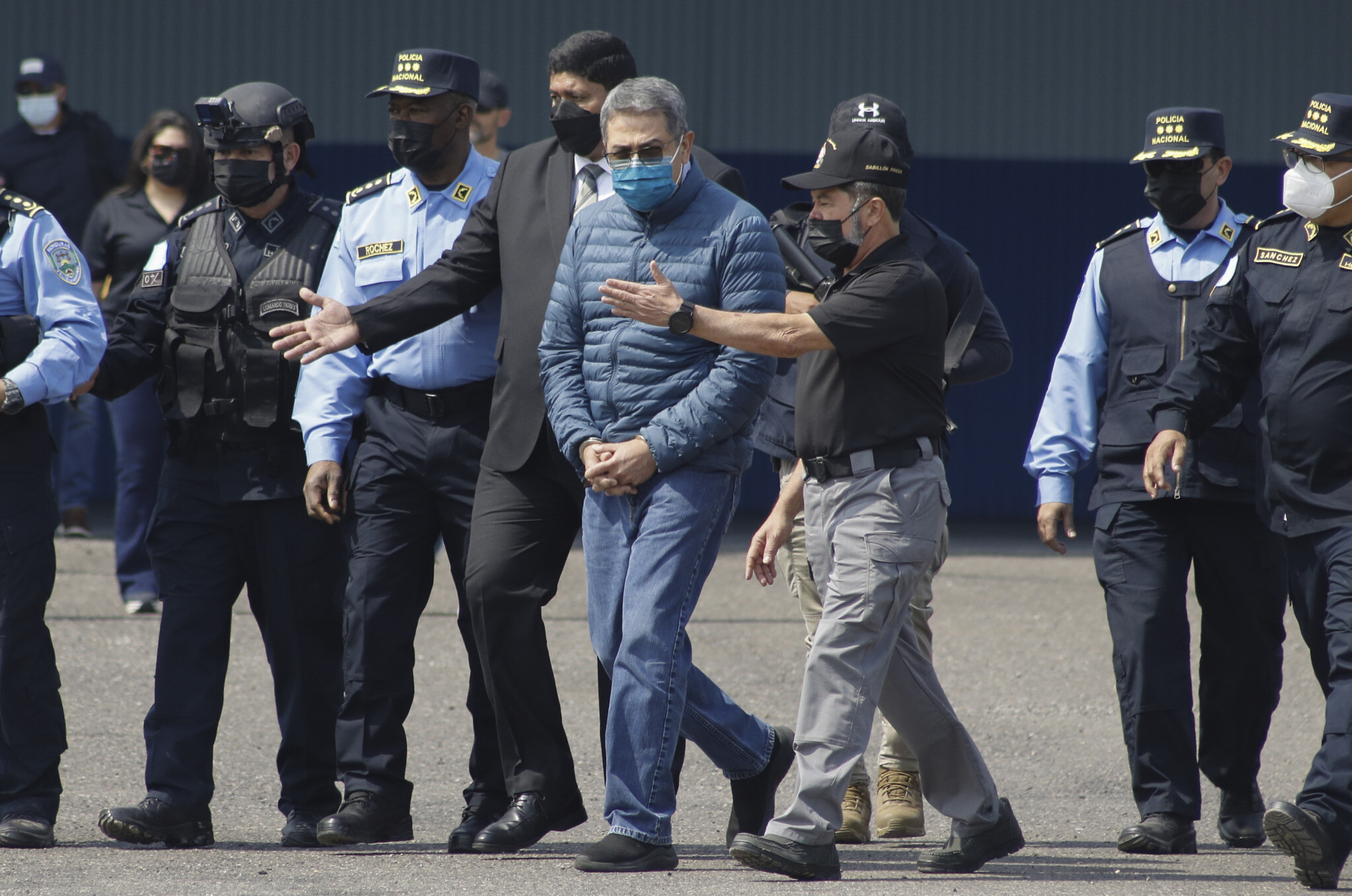 Στις ΗΠΑ για να δικαστεί ο  πρώην πρόεδρος της Ονδούρας Ερνάντες