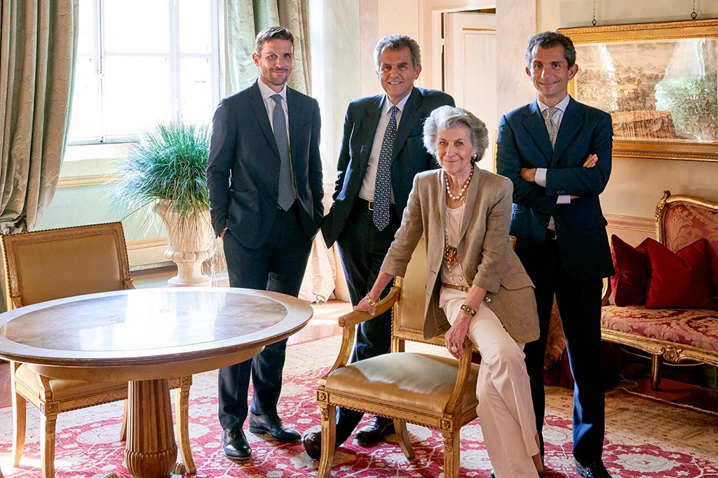 Ferragamo: Η οικογένεια συνώνυμο της «πολυτέλειας» θα κάνει διακοπές στην Ελούντα με το διεθνές jet set τους
