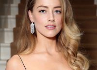 Amber Heard: Η μοιραία γοητεία της που σε παρασέρνει