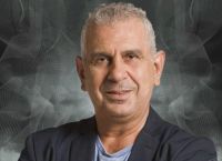 Κώστας Καζάκας: «Ο πατέρας μου δεν μου έδινε καθόλου χρήματα για να ζήσω επειδή έγινα ηθοποιός»