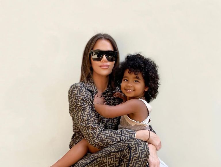 Οργή του κόσμου για τις Kardashians έμπαιναν στα παιχνίδια στη Disneyland μόνες τους