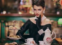 GNTM 5: Η νέα Κριτική Επιτροπή και η άδεια καρέκλα