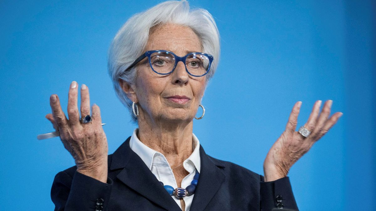 Λαγκάρντ: Πιθανή αύξηση των επιτοκίων αναφοράς