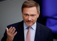 Λίντνερ: “Ο πόλεμος στην Ουκρανία μας κάνει όλους φτωχότερους” Λίντνερ: “Ο πόλεμος στην Ουκρανία μας κάνει όλους φτωχότερους”
