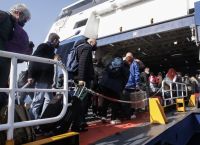 Αγίου Πνεύματος 2022: Αυξημένη η κίνηση στα λιμάνια – Πάνω από 9.915 επιβάτες αναχώρησαν για τα νησιά