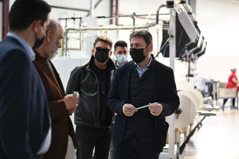 Ανδρουλάκης: Από τα υπερκέρδη των εταιρειών ενέργειας να χρηματοδοτηθούν μέτρα για την κοινωνία