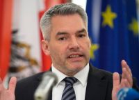 Νεχάμερ: “Υπάρχει ένα μικρό περιθώριο ευκαιρίας για διαπραγματεύσεις μεταξύ Ρωσίας και Ουκρανίας”