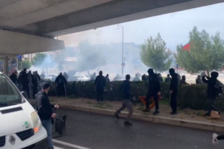 Νέες συμπλοκές οπαδών στη Μασσαλία, χρήση χημικών από την αστυνομία [vids]