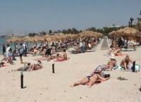 Ουκρανή παραλία: Viral το βίντεο με νεαρή κοπέλα που φορούσε μικροσκοπικό μαγιό [pic]