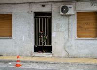 Έρευνες της Αστυνομίας στο σπίτι της 33χρονης με παρουσία εισαγγελέα [vid]
