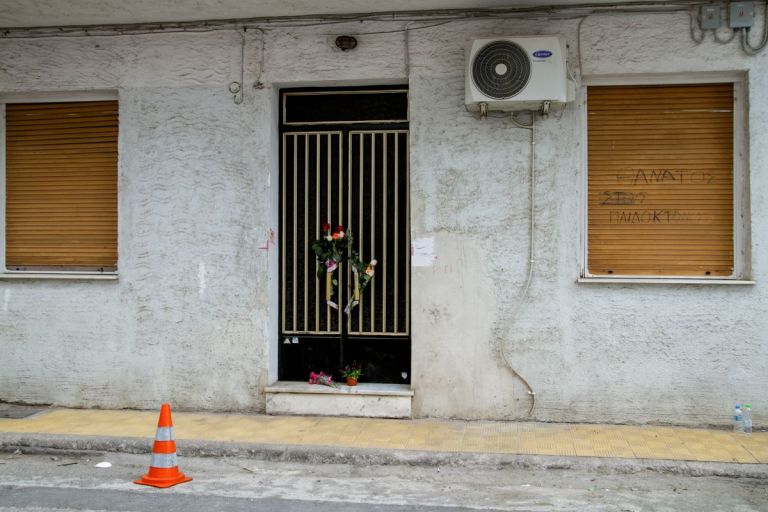 Έρευνες της Αστυνομίας στο σπίτι της 33χρονης με παρουσία εισαγγελέα [vid]