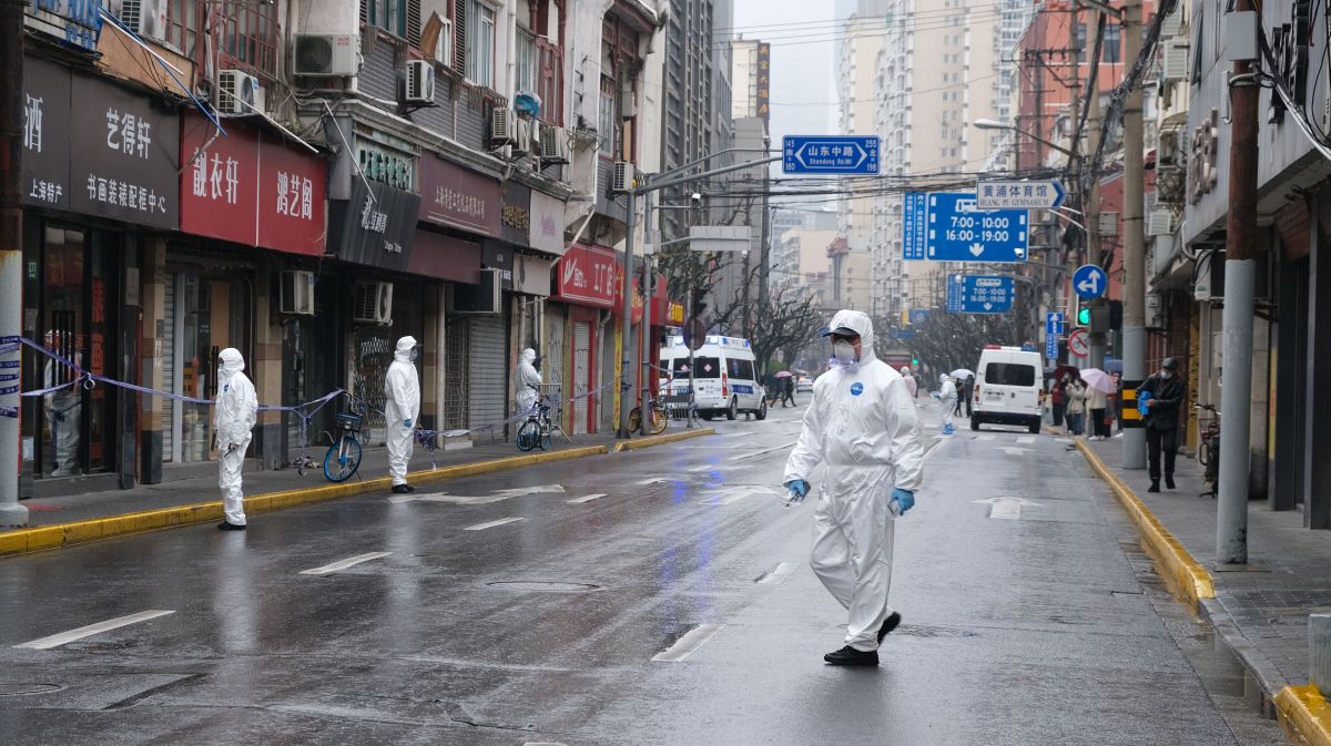 Σανγκάη: Επιστρέφει στην κανονικότητα – Βγαίνει από το lockdown