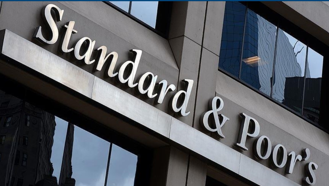 Standard and Poor’s: Σε καθεστώς «επιλεκτικής χρεοκοπίας» η Ρωσία