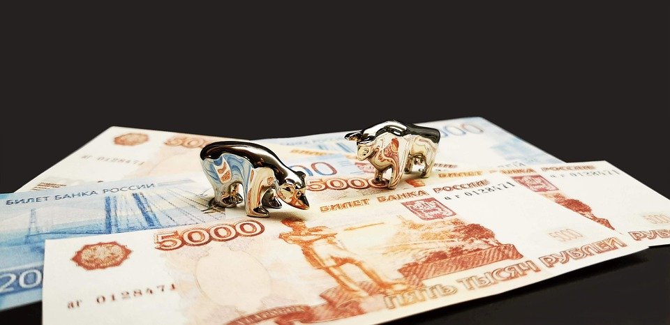 Κυρώσεις Ρωσία: Ποιοι οι κίνδυνοι για φυσικά και νομικά πρόσωπα που συνεργάζονται με το καθεστώς Πούτιν