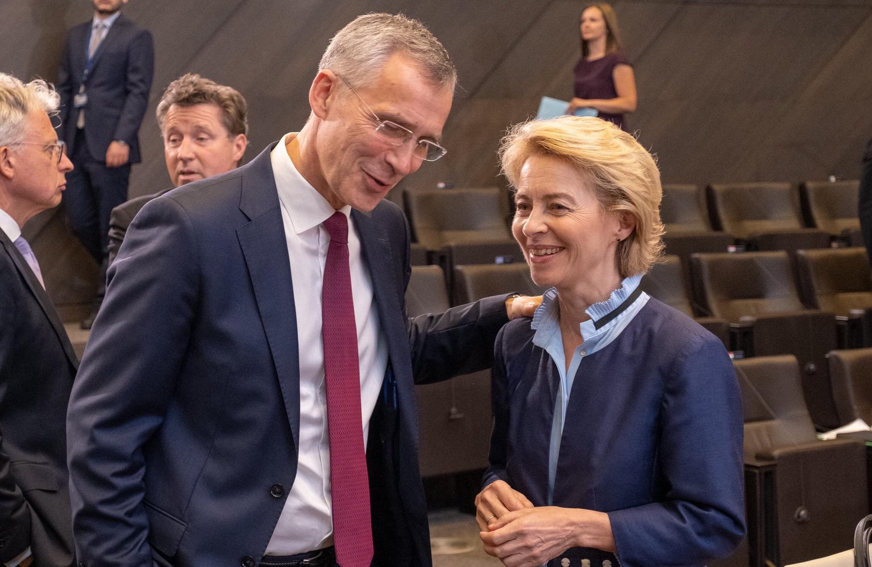 Επικοινωνία Στόλτενμπεργκ – Φον ντερ Λάιεν για την αποστολή της στο Κίεβο