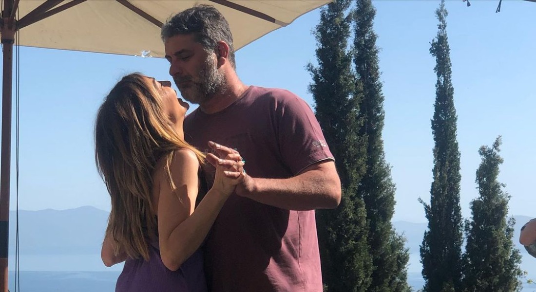 Δέσποινα Βανδή – Βασίλης Μπισμπίκης: Όμορφες στιγμές για το ερωτευμένο ζευγάρι στην Αράχωβα