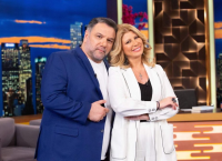 Ζήνα Κουτσελίνη: «Ο πατέρας μου μαχαίρωσε τη μάνα μου με φαλτσέτα μπροστά στα μάτια μου»