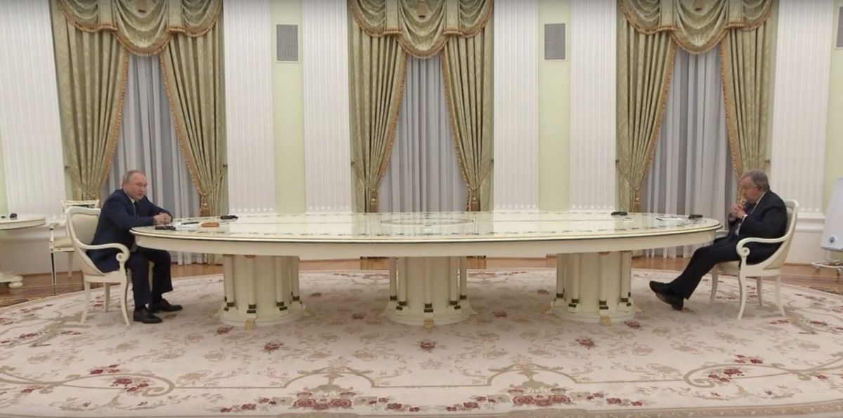 Ρωσία: Το μακρύ τραπέζι του Πούτιν ξαναχτύπησε