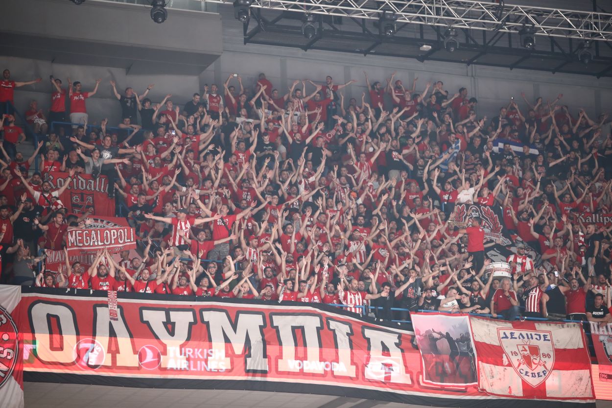 Final Four Ολυμπιακός – Εφές: Στα “κόκκινα” η «Stark Arena» στο Βελιγράδι