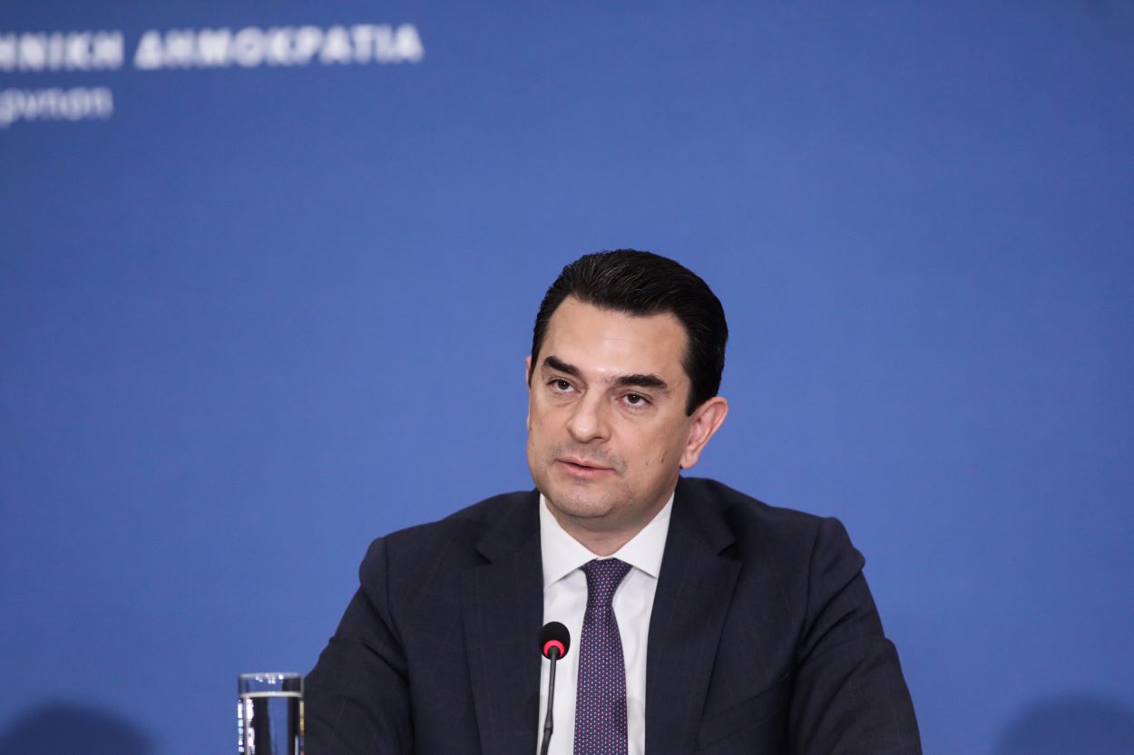 Ενεργειακή κρίση – Σκρέκας: Επενδύσεις άνω των 10 δις για την αναβάθμιση του ηλεκτρικού δικτύου