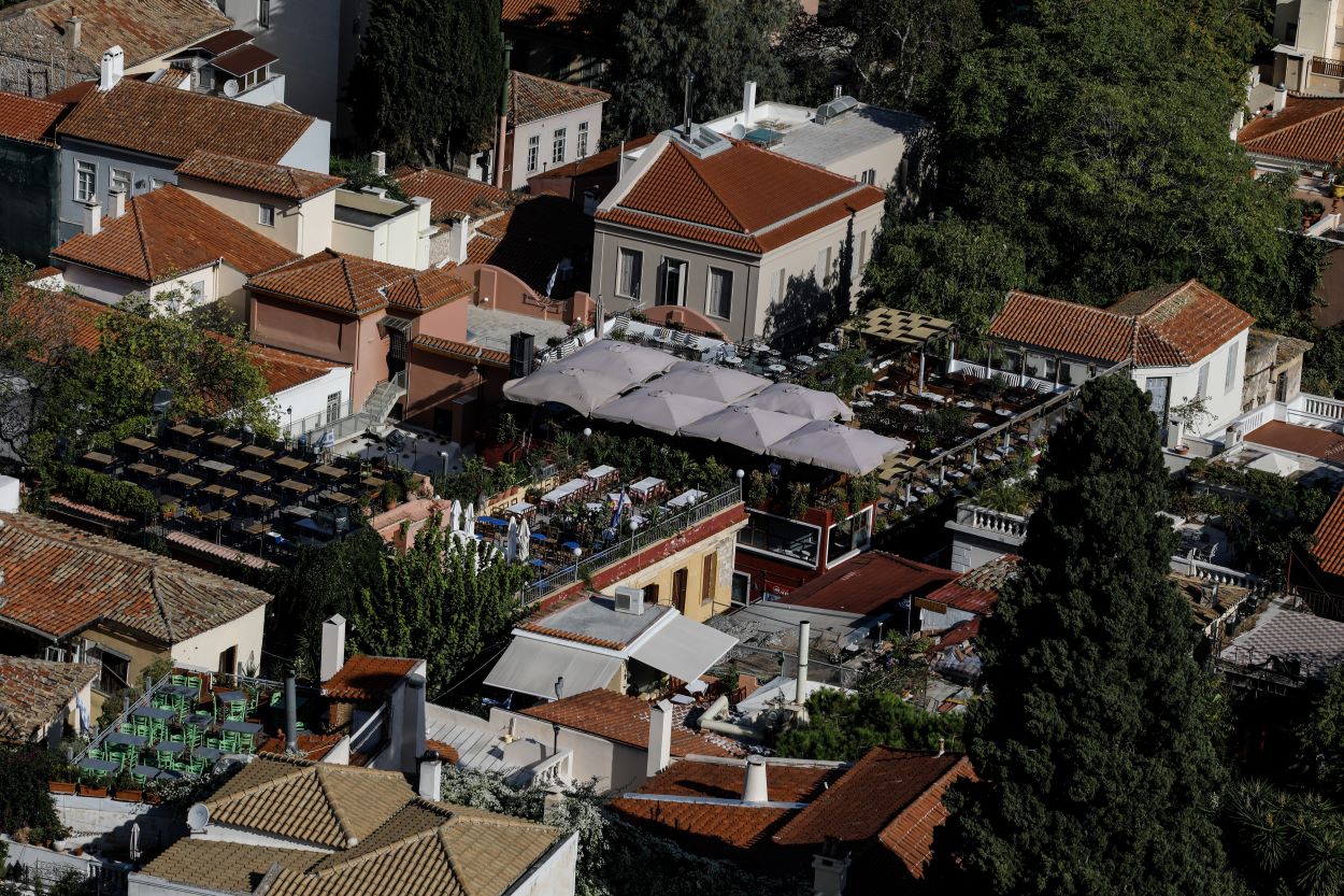 Airbnb: Οι Έλληνες αγοράζουν σπίτια για να τα νοικιάσουν σεζόν