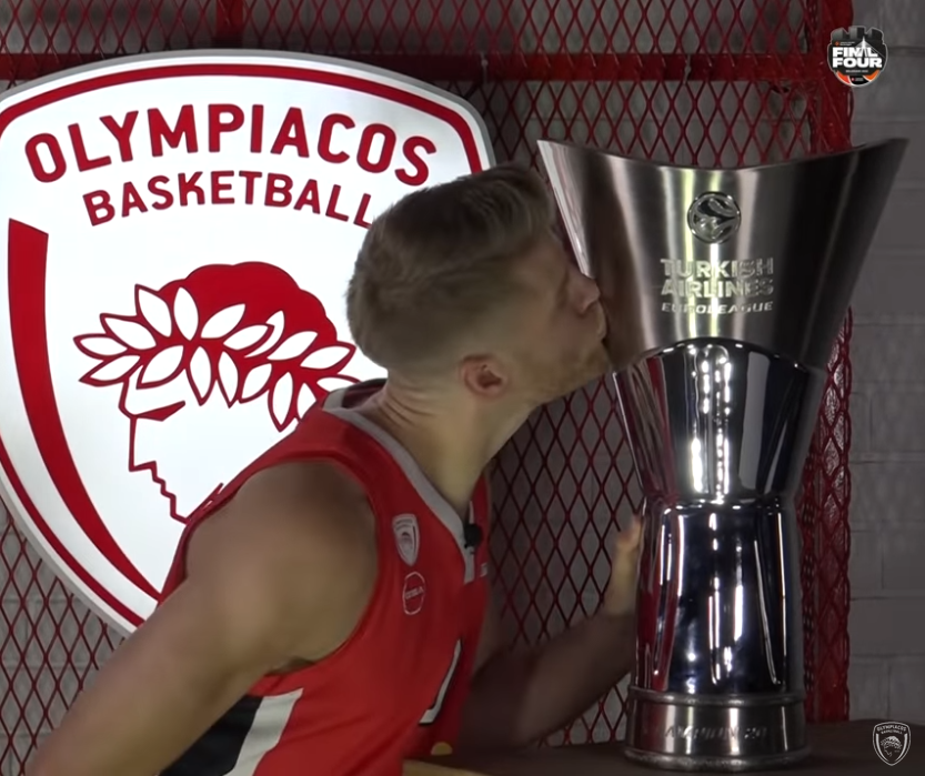 Ολυμπιακός – Final Four: Η “ερυθρόλευκη” γοητεία σε ένα επικό βίντεο ερωτικής εξομολόγησης [vid]