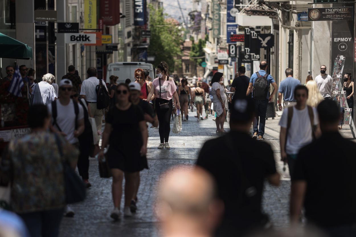 Κρούσματα [13 και 14/6]: 5.334 στην Αττική και 417 στη Θεσσαλονίκη – Ο χάρτης της διασποράς