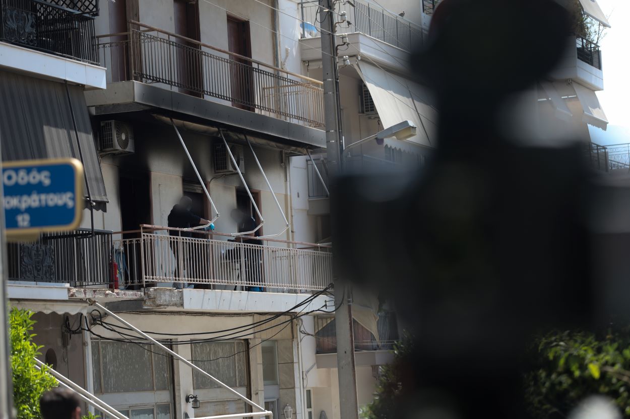 Φωτιά στο Παλαιό Φάληρο: Στο ψυχιατρείο ο 48χρονος που σκότωσε τη μητέρα του