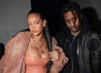 Rihanna: Θα μετακομίσει στα Μπαρμπάντος για χάρη του γιού της Rihanna: Θα μετακομίσει στα Μπαρμπάντος για χάρη του γιού της