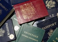 Ρωσία: Παραγγέλνει διαβατήρια για την αποφυγή των κυρώσεων