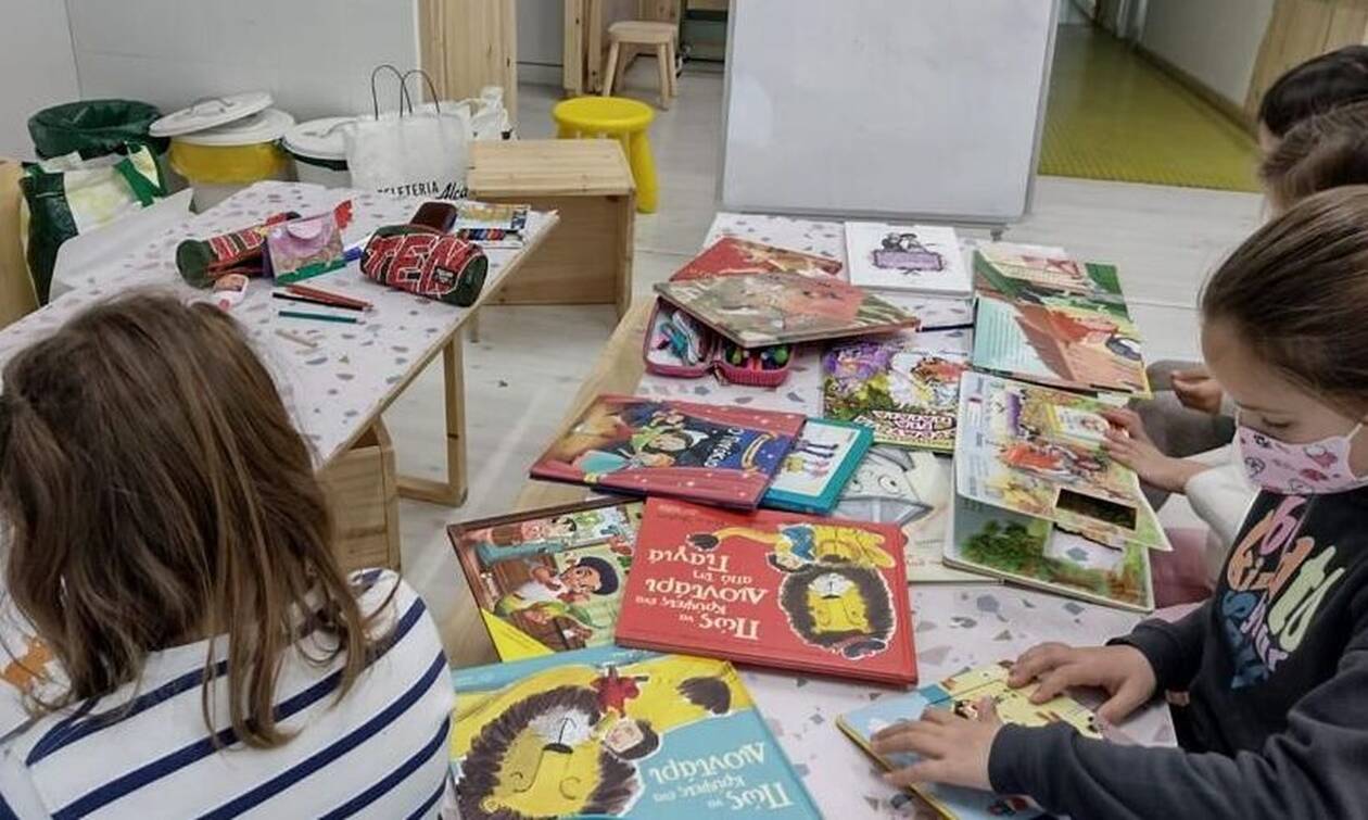 Μαξίμου: Αποστολή βιβλίων στα ελληνόπουλα της Μαδρίτης