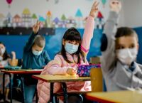 Greece abolishes mandatory mask use for schools