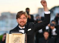 Φεστιβάλ Καννών: Νικητής με χρυσό φοίνικα για το «Triangle of Sadness» στέφθηκε ο Ρούμπεν Έστλουντ
